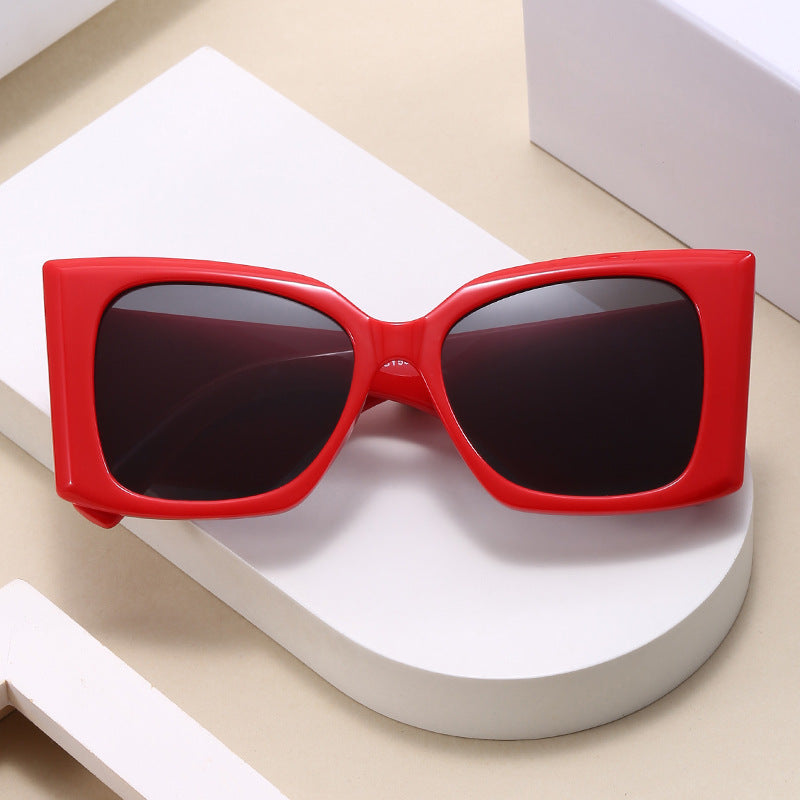 Women fashionable oversized sunglasses with geometric frame Bowlift