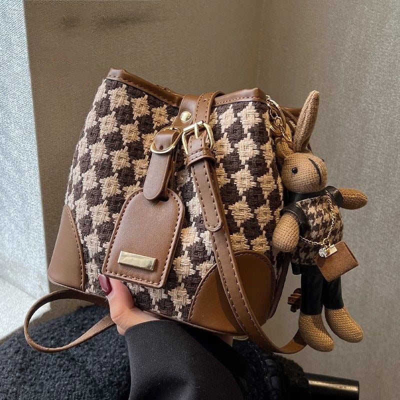 Chic Bucket Bag Bowlift