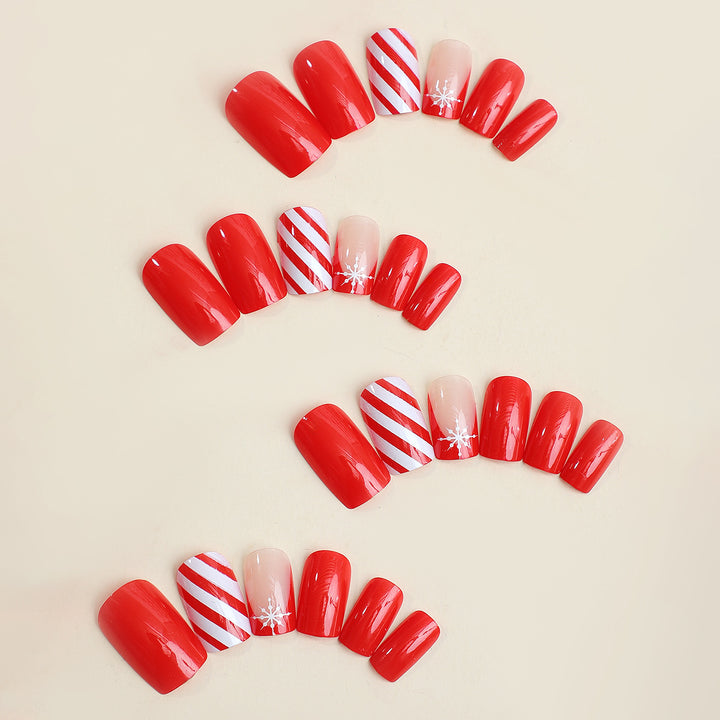Holiday Themed Press-On Nail Set Bowlift
