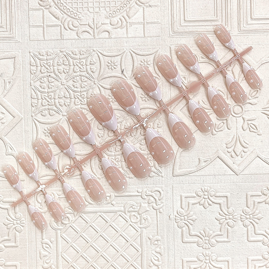 Elegant Decorative Press-On Nail Set Bowlift