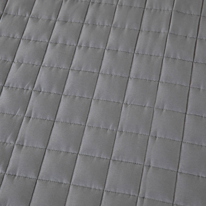 Ladies quilted bed sheet Bowlift