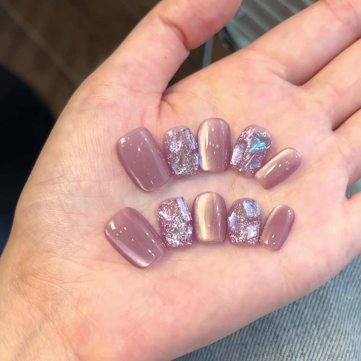 Glittery Nail Art Press-On Set Bowlift