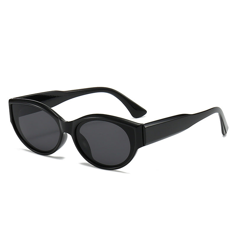 Women Cat-Eye Sunglasses with Clear and Modern Design Bowlift