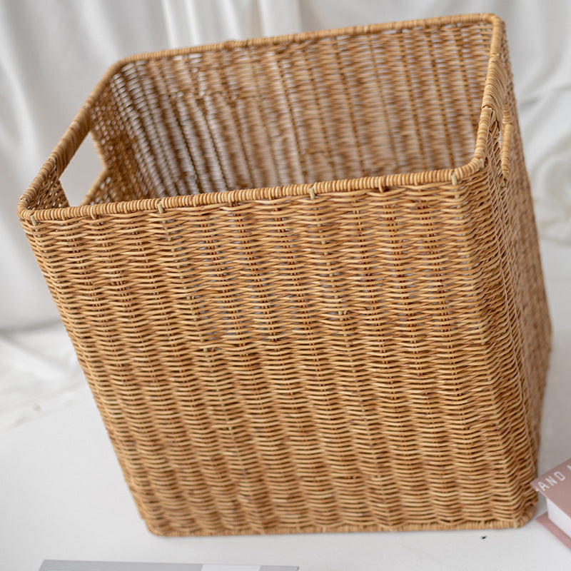 Versatile storage basket made of natural wicker Bowlift
