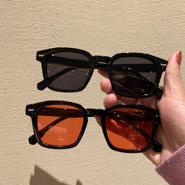 Ladies stylish sunglasses with striking frame Bowlift