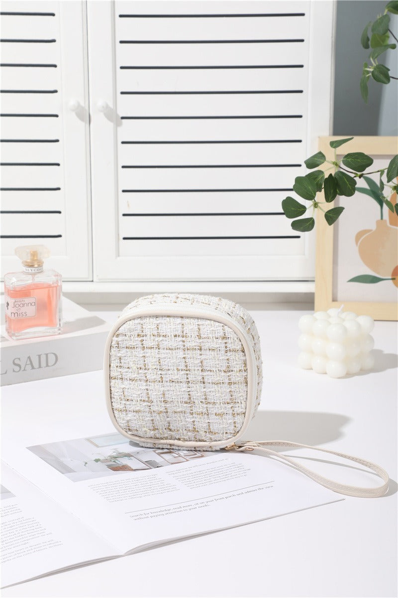 Elegant cosmetic bag with high-quality structure Bowlift