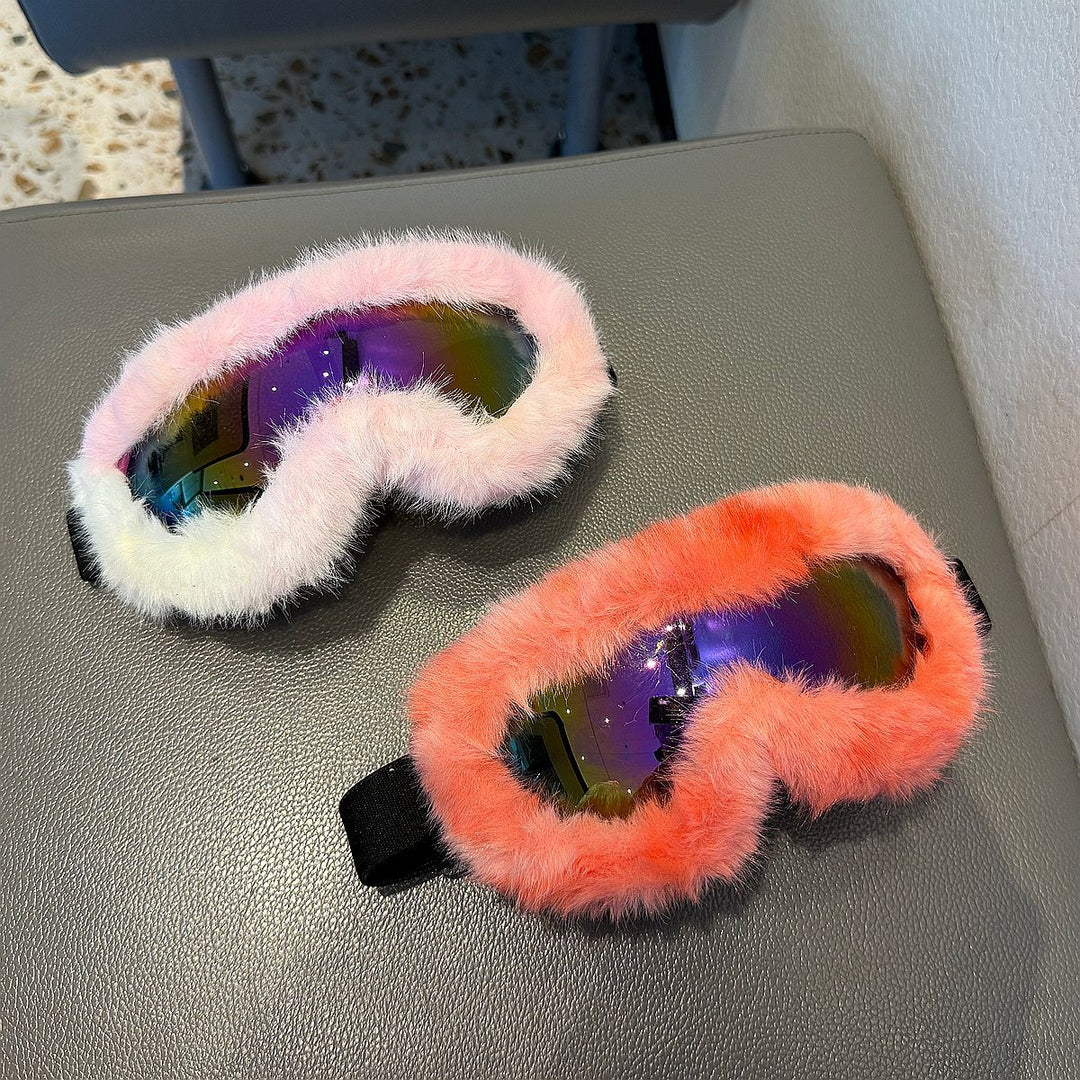Women's sporty ski goggles with luxurious plush edge Bowlift