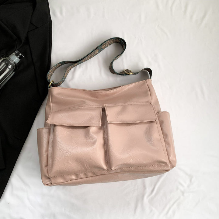 Multifunctional Shoulder Bag With Innovative Compartment System Bowlift