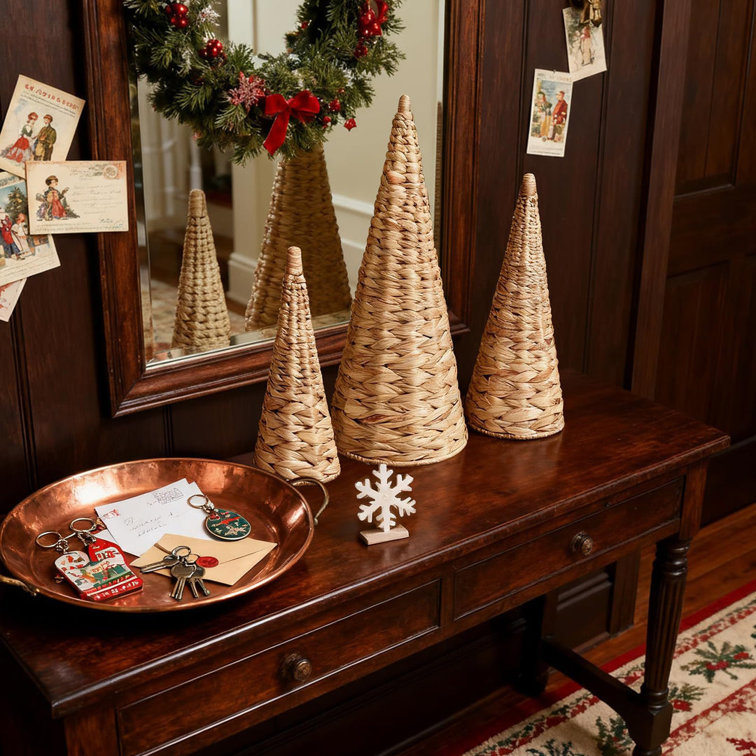 Handcrafted decorative item made from natural materials Bowlift