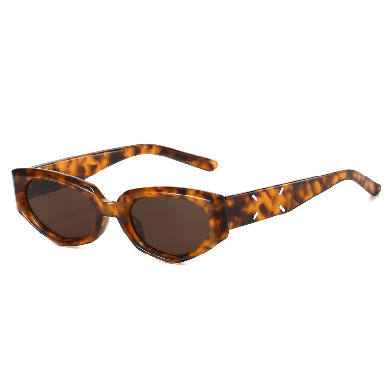 Contemporary Butterfly-Shaped Sunglasses Bowlift