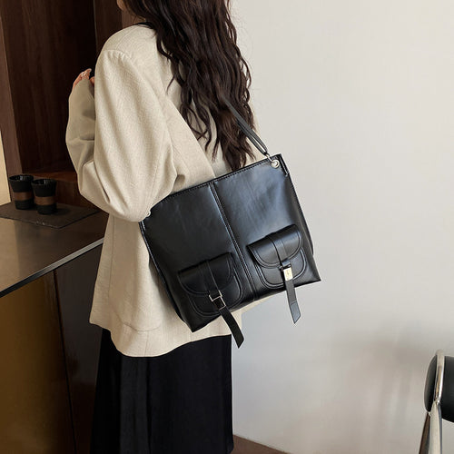 Modern Structured Shoulder Bag Bowlift