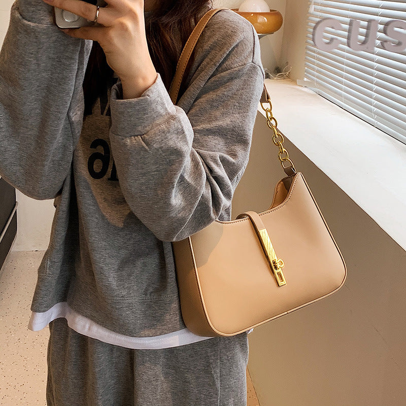 Elegant Structured Handbag Bowlift