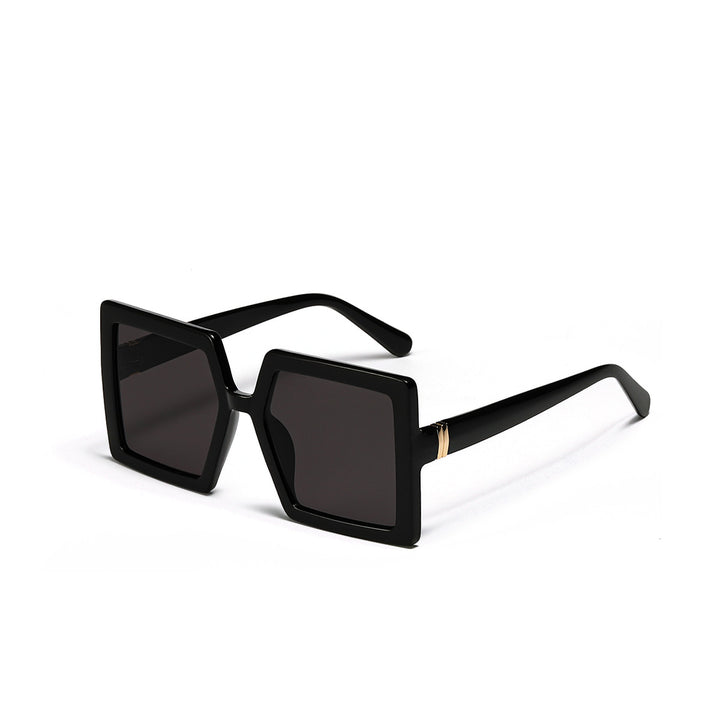 Ladies geometric sunglasses with modern, wide frame Bowlift