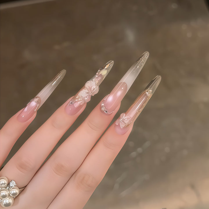 Art nails with filigree floral designs Bowlift