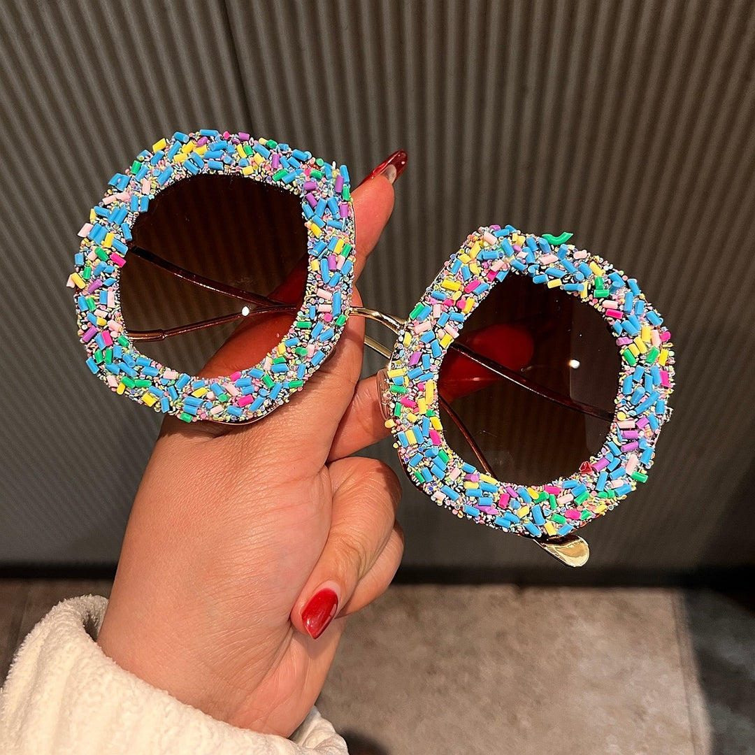 Women's fashion sunglasses with creative structures and colorful accents Bowlift