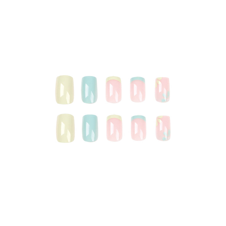 Artful nail extensions in trendy floral design Bowlift
