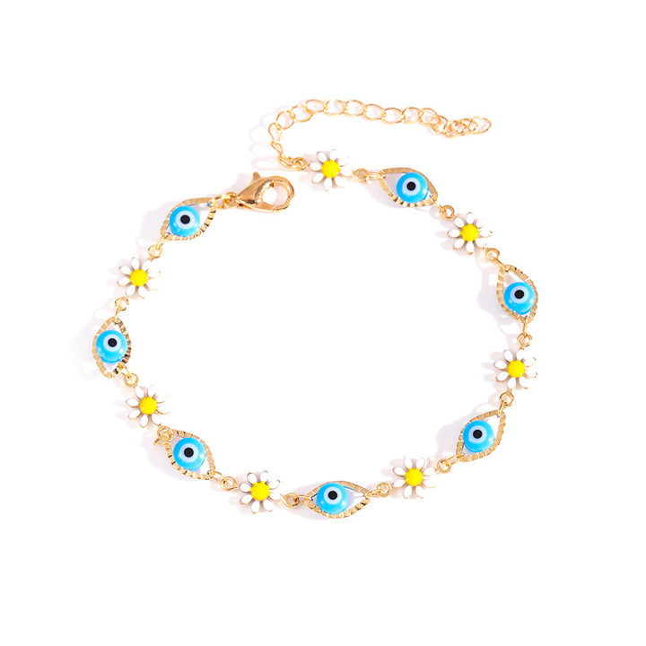 Eye Charm and Daisy Bracelet Bowlift