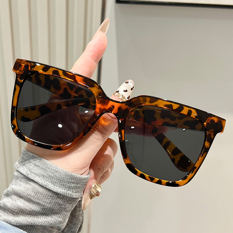 Women's oversized sunglasses with matte frame Bowlift