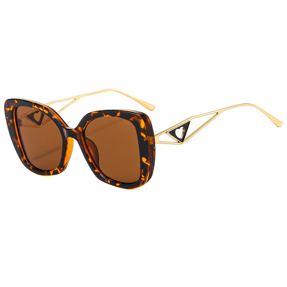 Ladies fashionable sunglasses with striking square frame design Bowlift