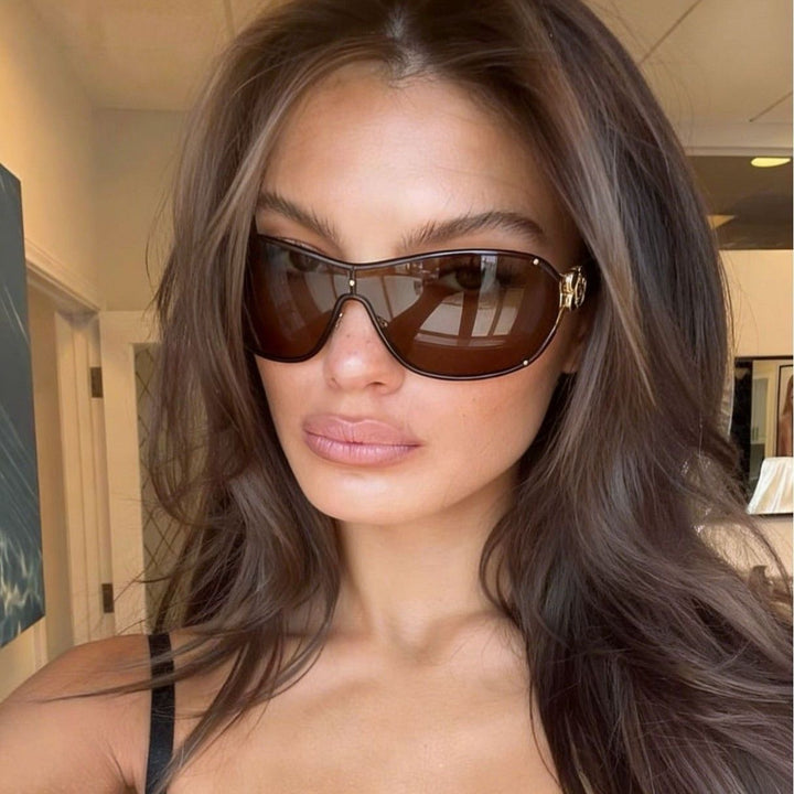 Fashionable sunglasses with floral detail Bowlift