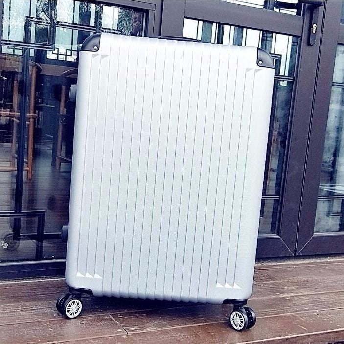 Hard-shell suitcase with quiet 360-degree wheels Bowlift