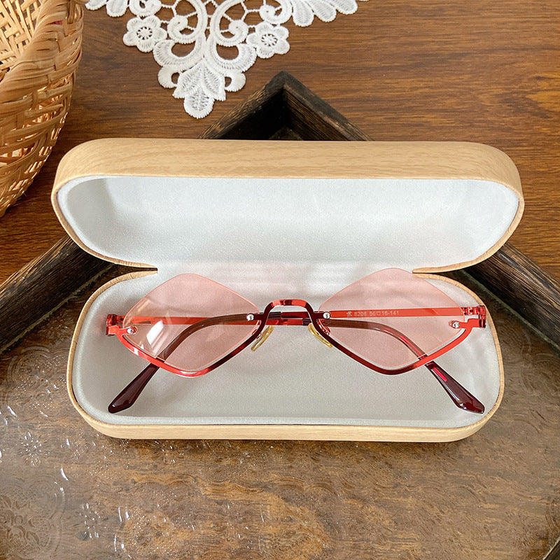 Fashionable Retro Sunglasses in Geometric Design Bowlift