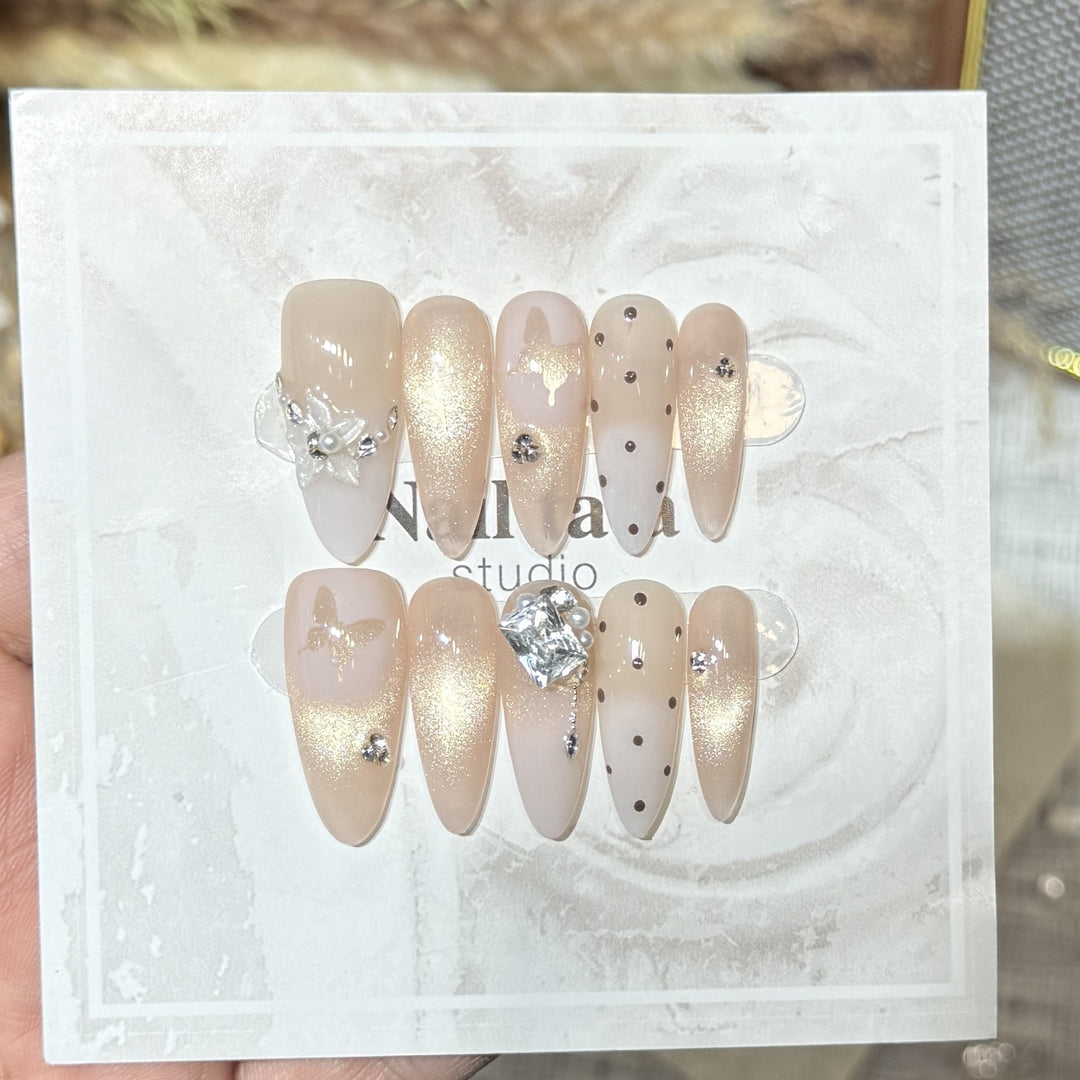 Elegant Press-On Nail Art Set with Decorative Floral Accents Bowlift
