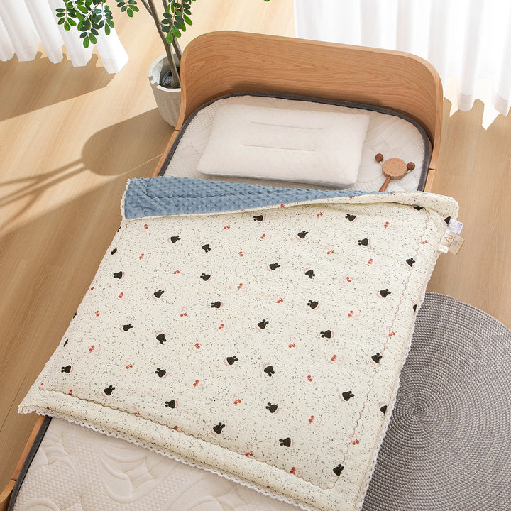 Women’s bedspread with high-quality floral design Bowlift