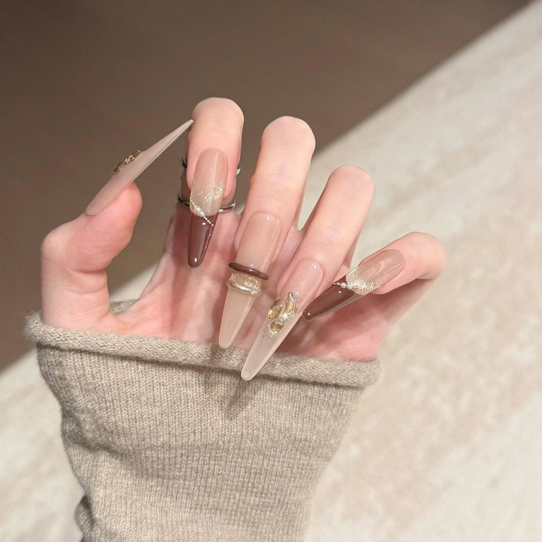 Artificial nails with sparkling accents Bowlift