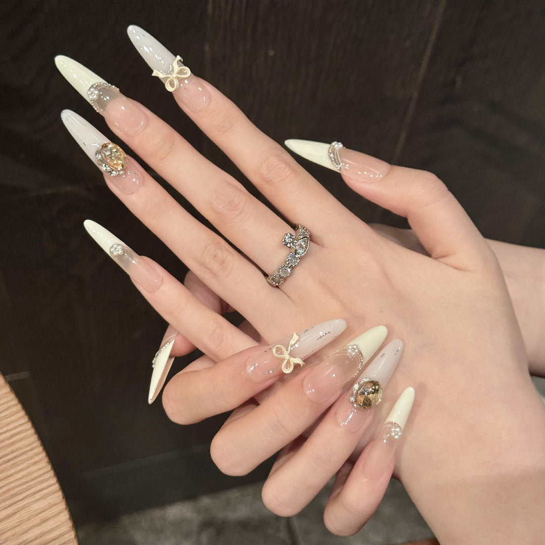 Decorative Rhinestone Press-On Nail Set Bowlift