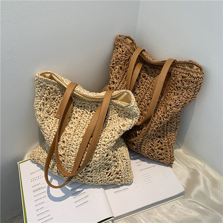 Bag made of woven natural material Bowlift