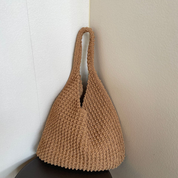 Hand-knotted everyday bag with structured surface Bowlift