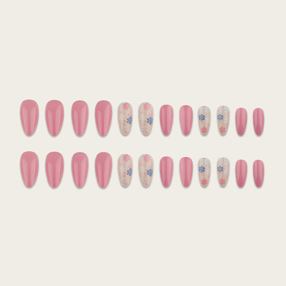 Artificial Nails in Elegant Flower Design Bowlift