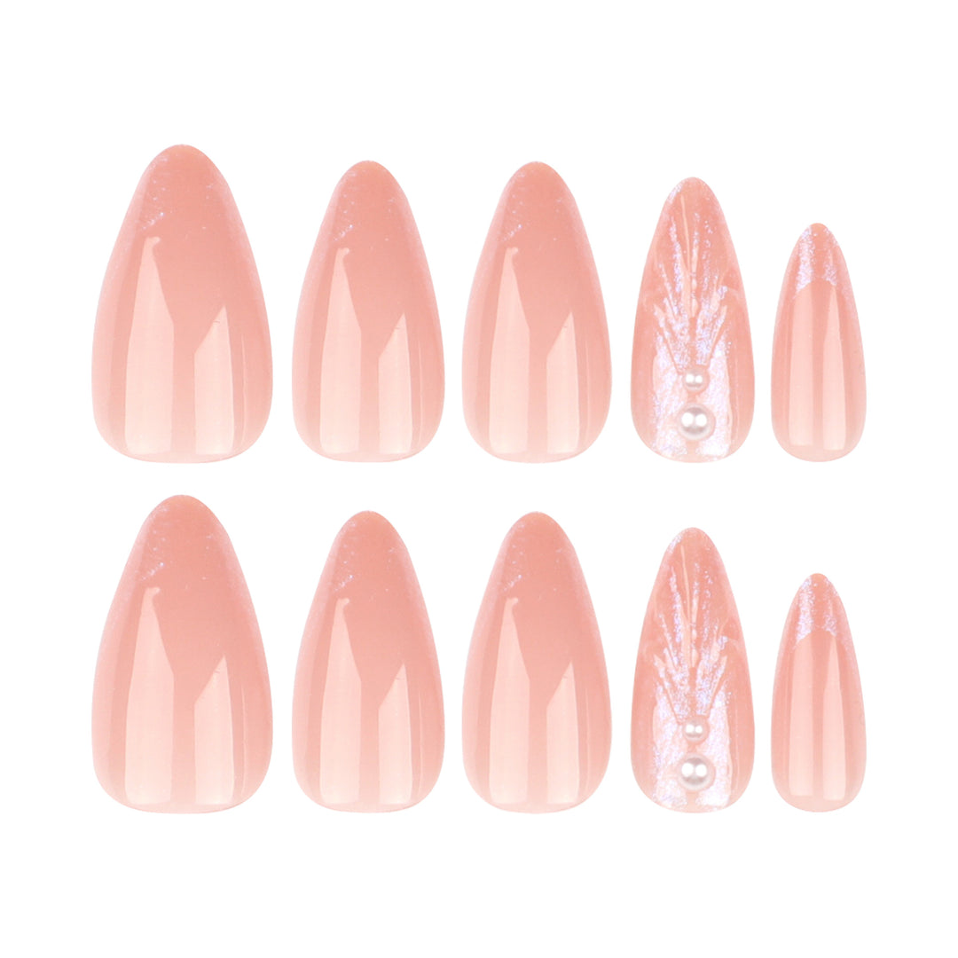 Artificial nail art with curved design Bowlift