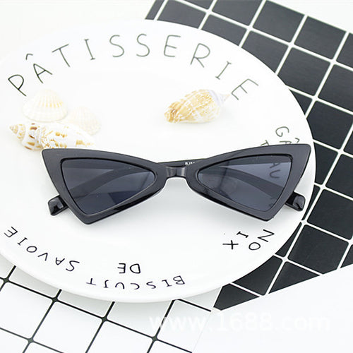 Women's fashionable Cat-Eye sunglasses with elegant design Bowlift