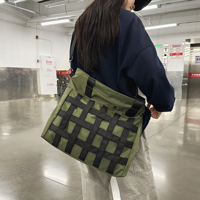 Multifunctional Travel Bag With Woven Surface Bowlift