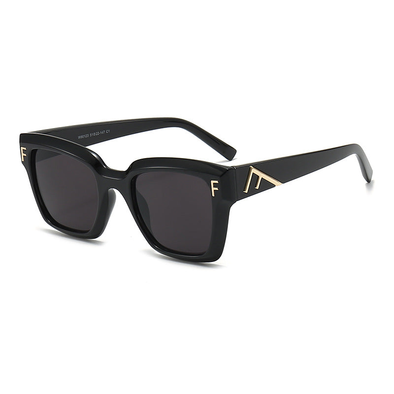 Ladies fashionable square sunglasses with gold details Bowlift