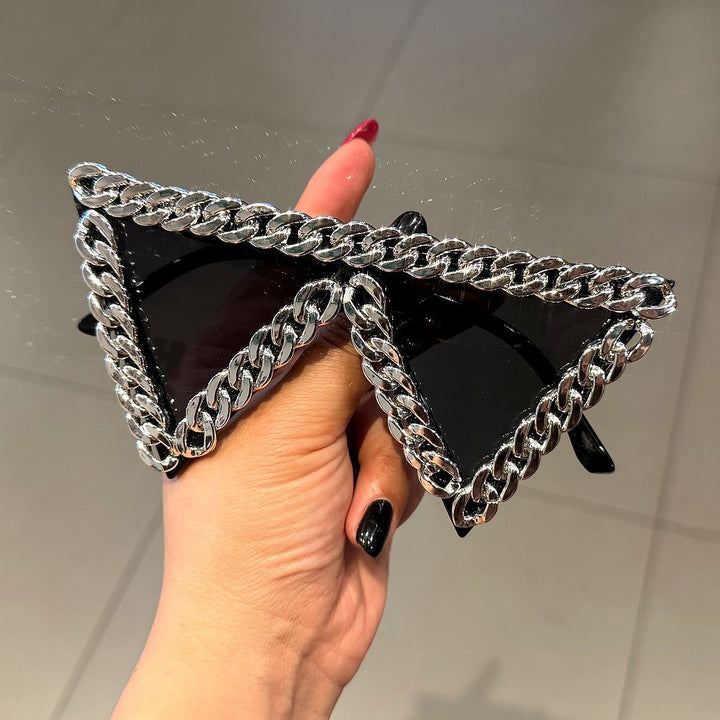 Women's trendy sunglasses with striking chain frame Bowlift
