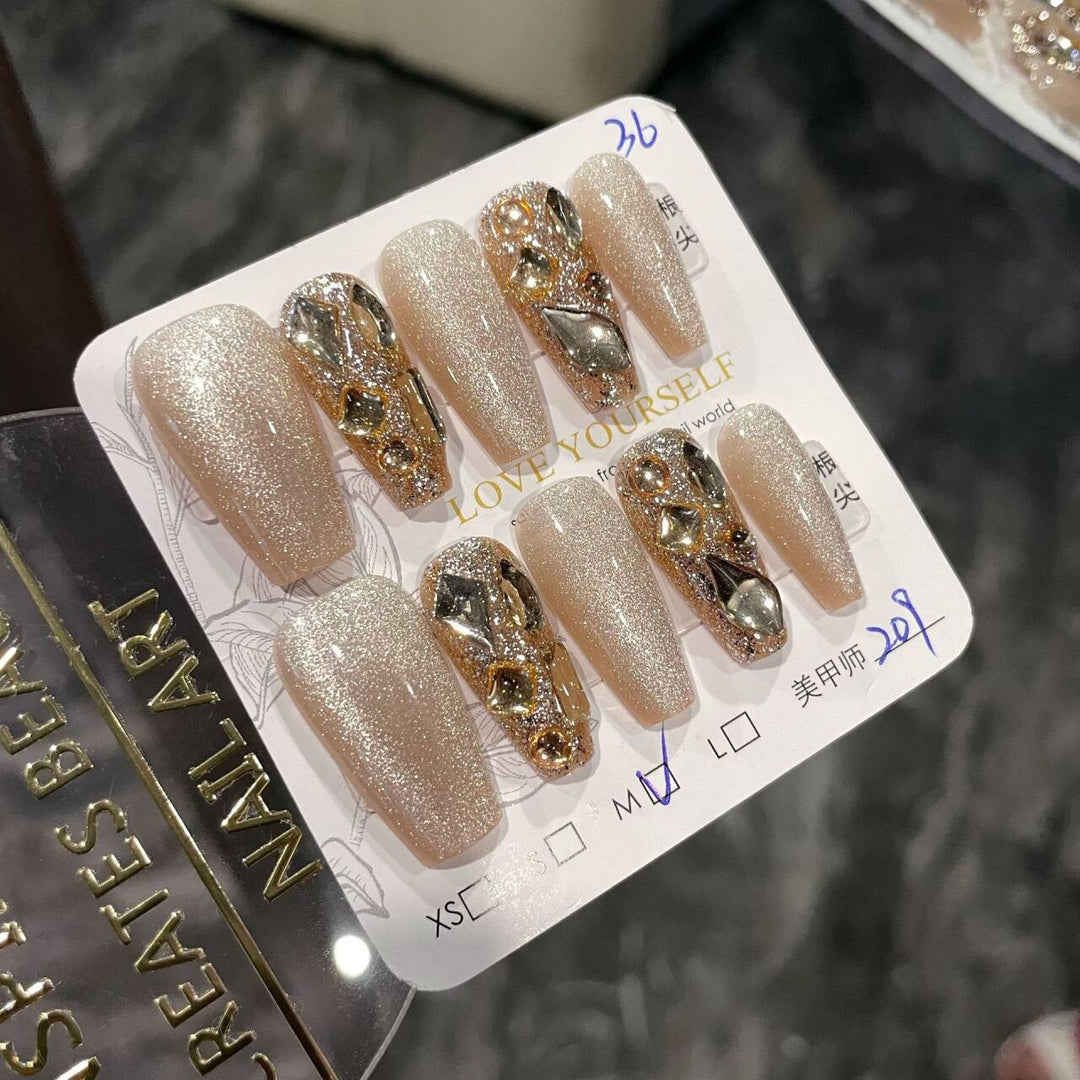 Glamorous Heart-Themed Press-On Nail Set Bowlift