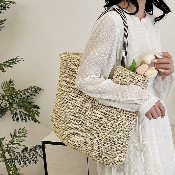 Hand-knotted tote bag with delicate design Bowlift