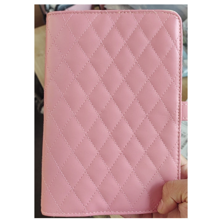 Stylish and Padded Cosmetic Bag Bowlift