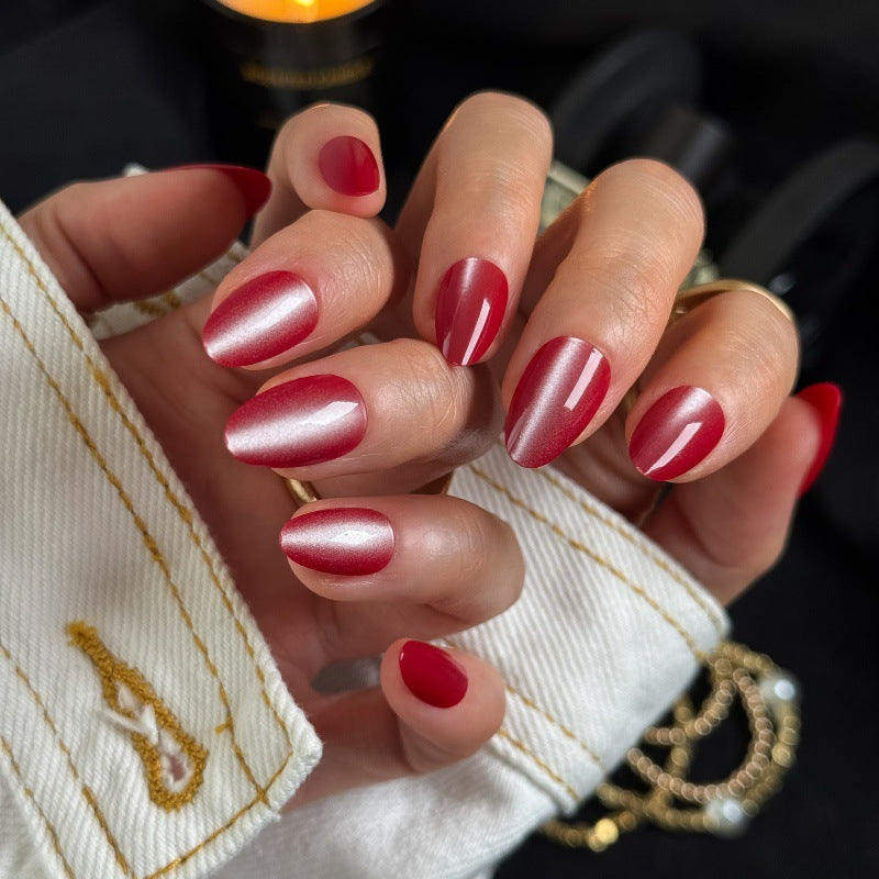 Elegant artificial nails with shimmering finish Bowlift