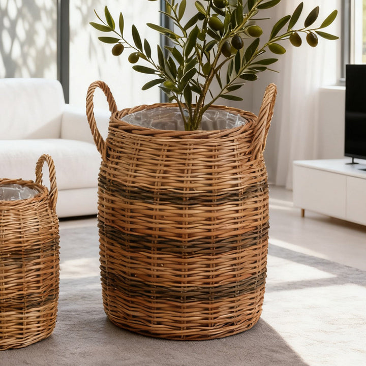 Handcrafted storage basket with natural fiber Bowlift