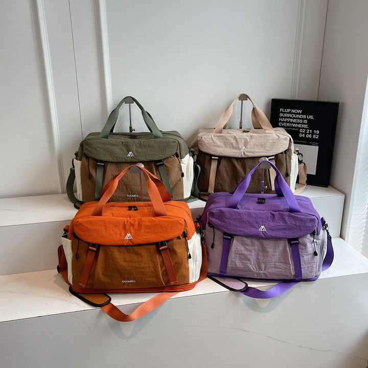 Versatile Multi-Pocket Weekender Duffel