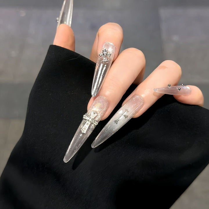 Glamorous artificial nails with sparkling accents Bowlift