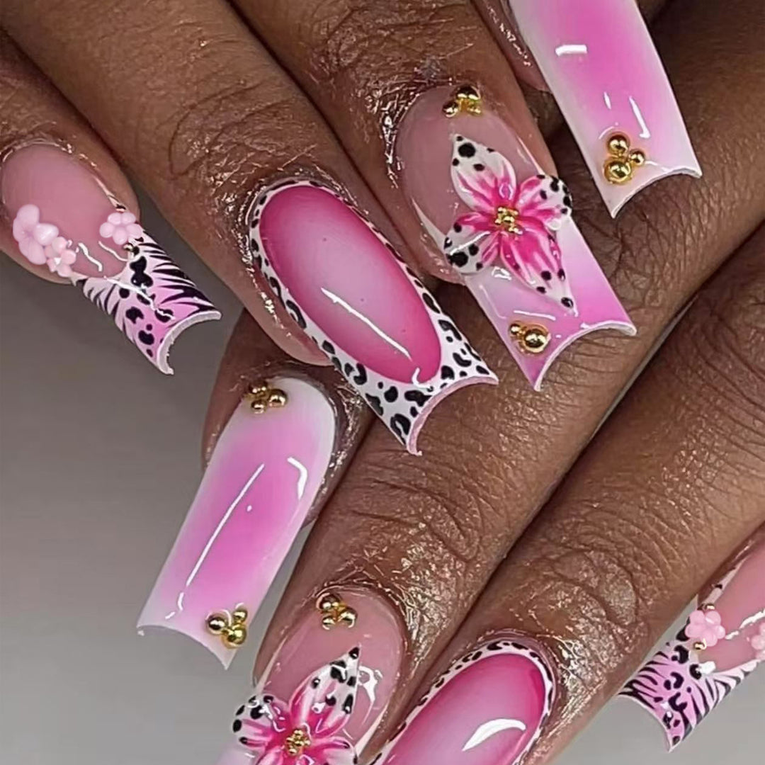 Exclusive artificial nail tips with floral accents Bowlift