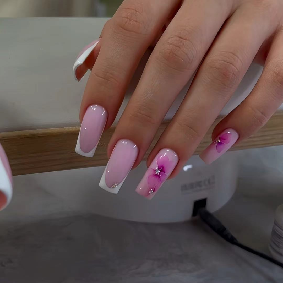 Floral Art Press-On Nail Set Bowlift