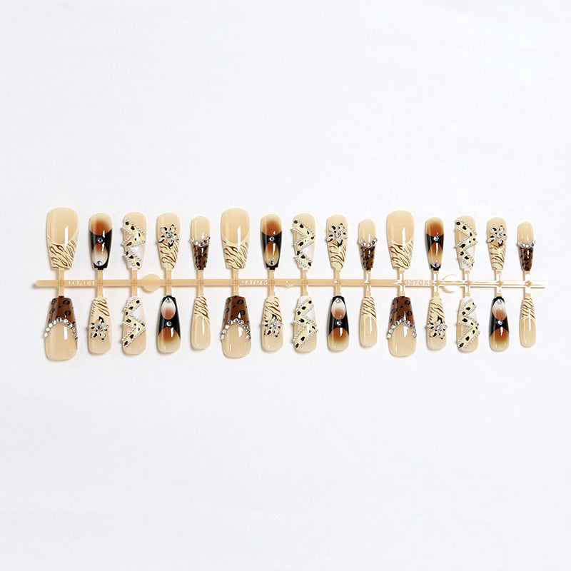 Glamorous Nail Set Bowlift