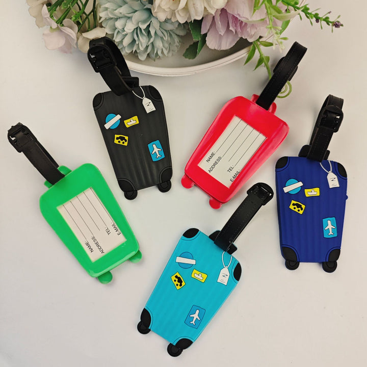 Unisex luggage tag in playful suitcase design Bowlift