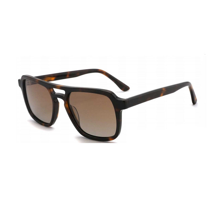 Ladies' sunglasses with a sturdy, stylized plastic frame and harmoniously gradated lenses Bowlift